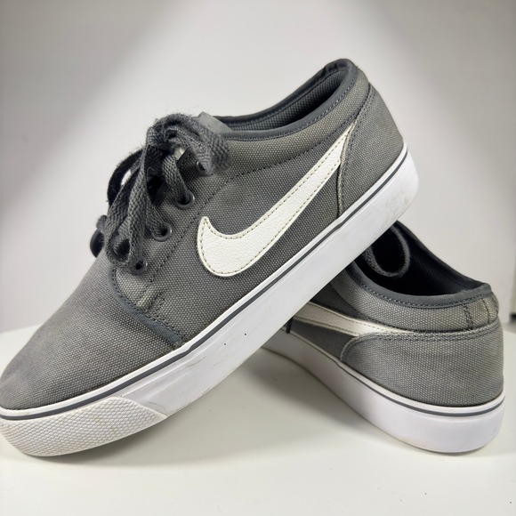 Nike Other - Nike SB Satire II Skate Shoes Mens Size 7 Grey Canvas Low Top 555272-091